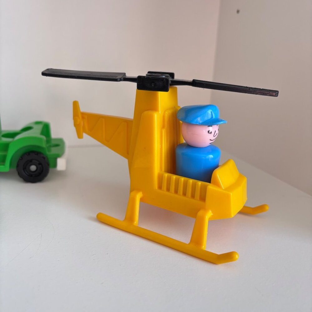 Vtg Fisher-Price Little People Helicopter Pad Truck Trailer Set Worker Pilot Lot - Picture 5 of 9